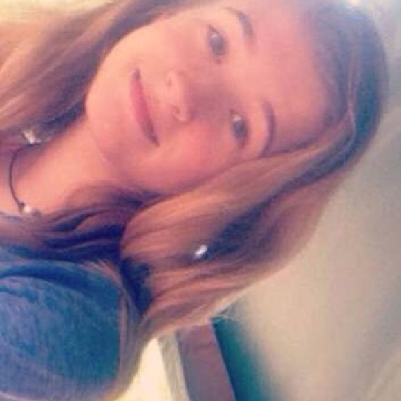 Profile Picture of Caroline Hatcher (@caro__hatcher) on Poshmark