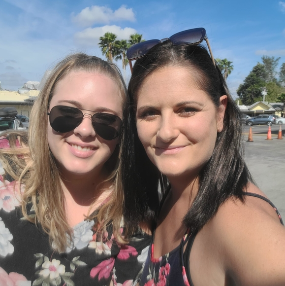 Profile Picture of Samantha Schubert (@schubie88) on Poshmark