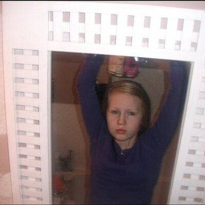Profile Picture of Caitlin Hutton (@caitlinhutton9) on Twitter