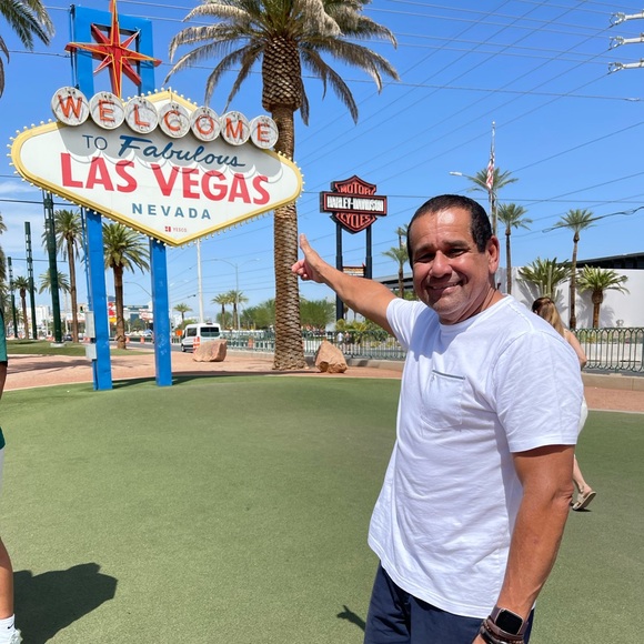 Profile Picture of Johnny Iturralde (@johnny4455) on Poshmark