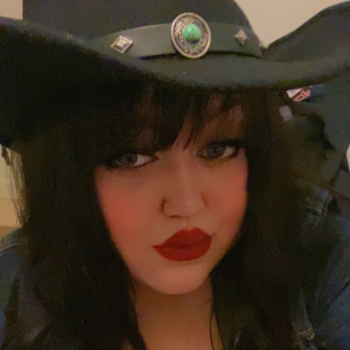 Profile Picture of Alecia (@aleciag628) on Tiktok