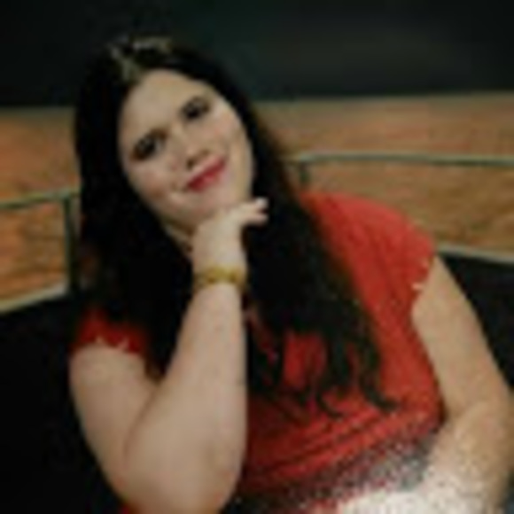 Profile Picture of Michelle Theriault (@n063730) on Poshmark
