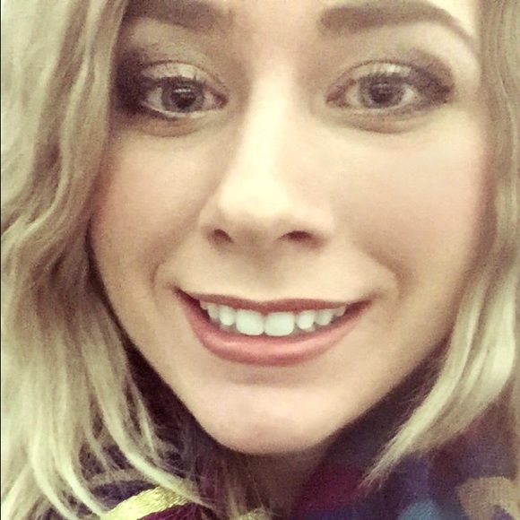 Profile Picture of Annie Daane (@amdaane) on Poshmark