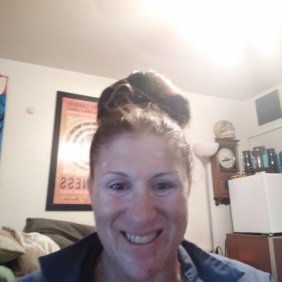 Profile Picture of Amy Jaeger (@14aimjaeger) on Poshmark