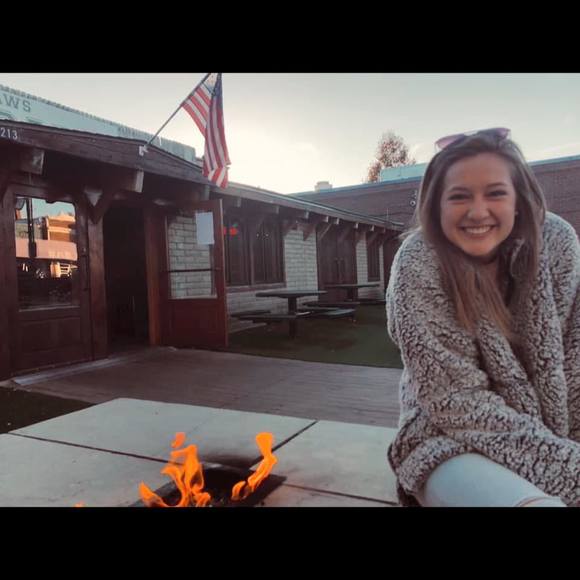 Profile Picture of Alissa Towsley (@atows) on Poshmark