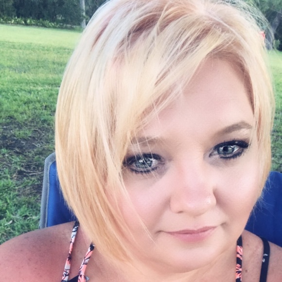 Profile Picture of Barbara Chandler (@barbiejoann36) on Poshmark