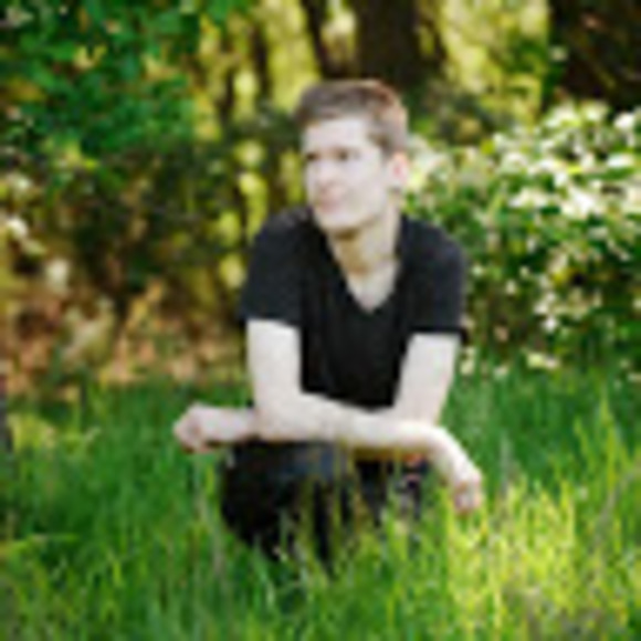 Profile Picture of Tj Tyler (@tinus1988) on Poshmark