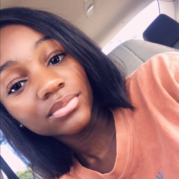 Profile Picture of Cederrica Gosier (@cederricag) on Poshmark