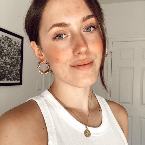 Profile Picture of Hailey Kackley (@haileylael) on Poshmark