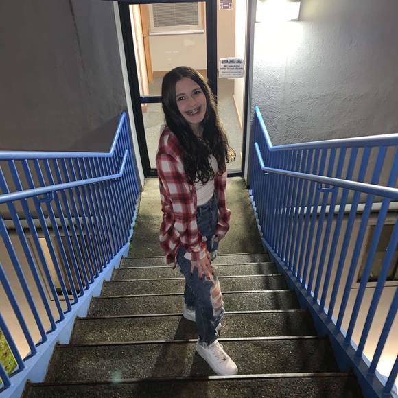 Profile Picture of Marsella Rosas (@marsellarosas) on Poshmark