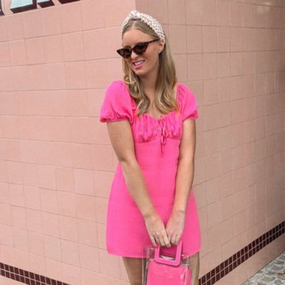 Profile Picture of Lindsey Cook (@lefashionbarbie) on Twitter