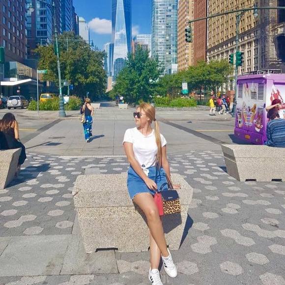Profile Picture of Paula Carvajal (@pa_me_03) on Poshmark