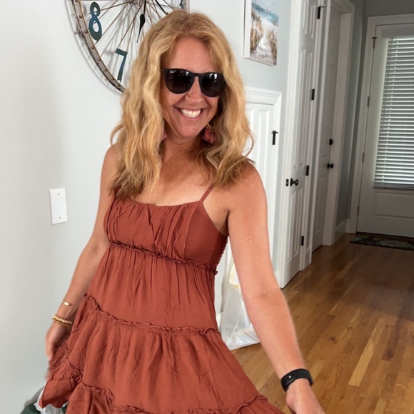 Profile Picture of Samantha Camerlengo (@samguywed) on Poshmark