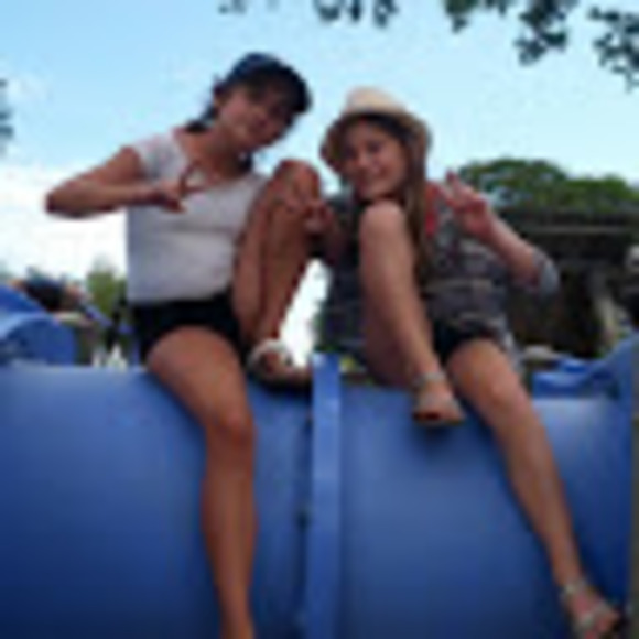 Profile Picture of Sydney Azeff (@sazeff) on Poshmark