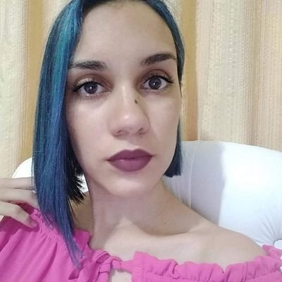 Profile Picture of Alice Scherer (@dooceleitura) on Twitter