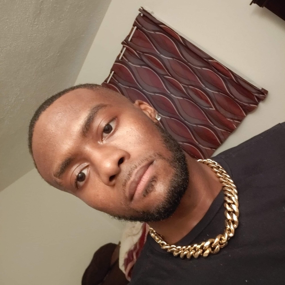 Profile Picture of Demetrius Bayack (@demetriusbayack) on Poshmark