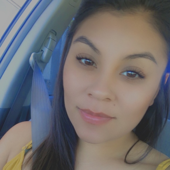 Profile Picture of Cristal Monges (@cmonges) on Poshmark