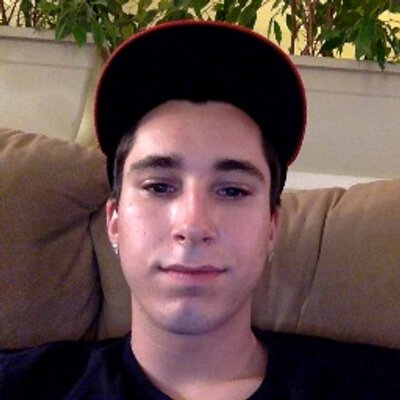 Profile Picture of Paul Manzi (@paulisdashiet) on Twitter