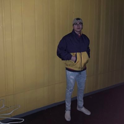 Profile Picture of Trev (@_trevor_back) on Twitter