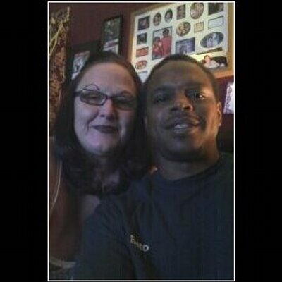 Profile Picture of Chris N Cheryl (@barbara6774) on Twitter