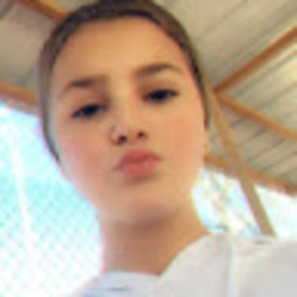 Profile Picture of Jacey Halpain (@halpainjacey4) on Poshmark