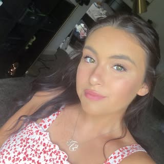 Profile Picture of sarah toth (@sar.toth) on Instagram