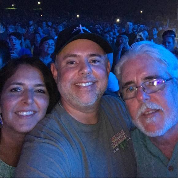 Profile Picture of Kevin Eaves (@kevin_eaves) on Poshmark