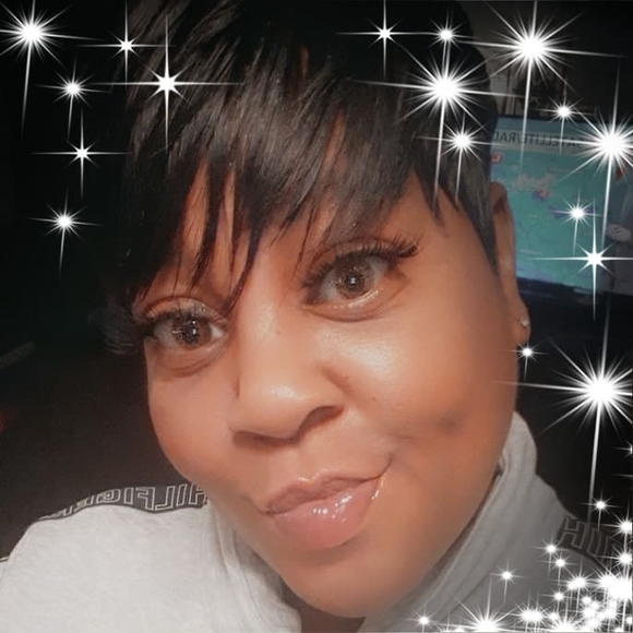 Profile Picture of Latasha Little knox (@laquishaknox) on Poshmark