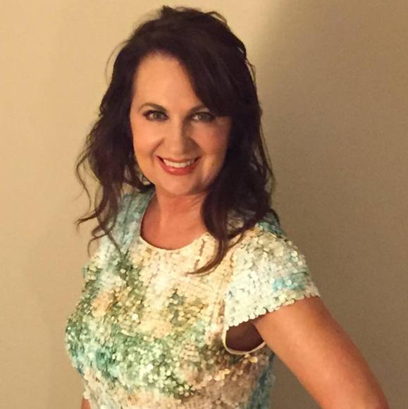 Profile Picture of Janet Stokes (@janetstokes) on Poshmark