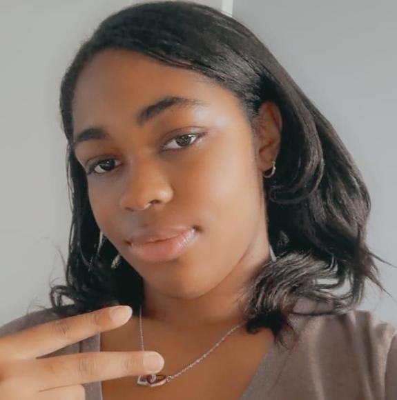 Profile Picture of Nahima Grant-griffiths (@nahima_gg) on Poshmark