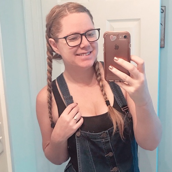 Profile Picture of Kayla Dunigan (@kayla_daniele91) on Poshmark