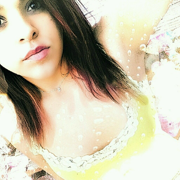 Profile Picture of Danielle Archuleta (@ffokcuf) on Poshmark