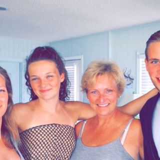 Profile Picture of Andrea Roylance (@andrea.roylance) on Facebook