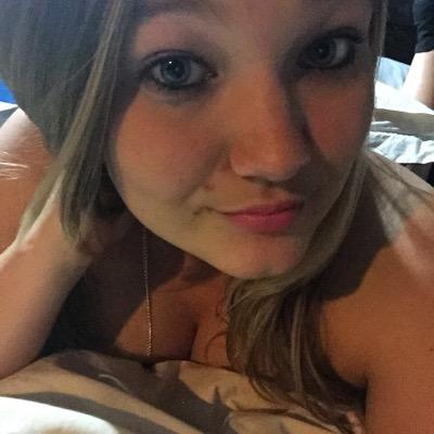 Profile Picture of Hollie Irvine (@hollie_231) on Twitter