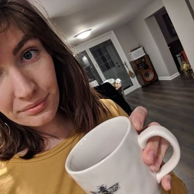 Profile Picture of Elizabeth Tobin (@elizeebee) on Twitter