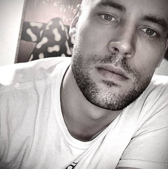 Profile Picture of Casey Henson (@caseyhenson68) on Poshmark