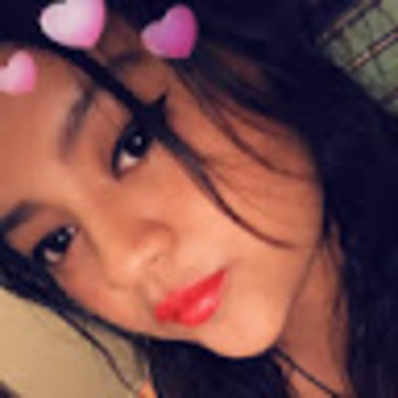 Profile Photo of Yadira Gonzalez (@yadiragonza01) on Poshmark