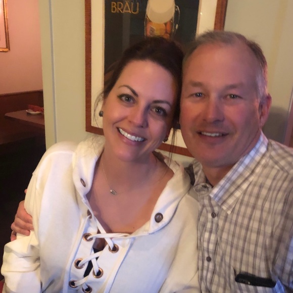 Profile Picture of Nikki Lenoard (@nikkilenoard) on Poshmark