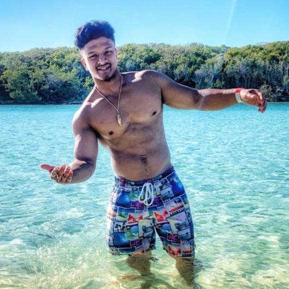 Profile Picture of John Nguyen (@statick29) on Poshmark