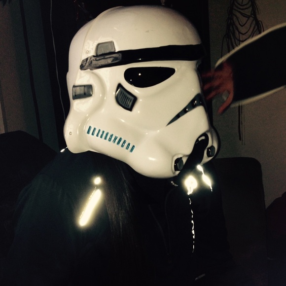 Profile Picture of Anna Omeasoo (@tweetscr) on Poshmark