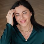 Profile Picture of Вероніка - Наставництво| Продажі| Особистий бренд | Рунолог (@veronika_oleniuk) on Instagram