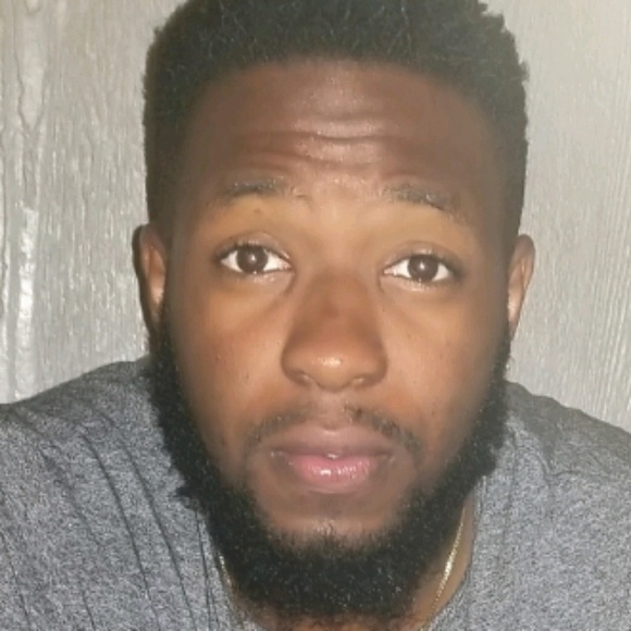 Profile Picture of Robain Lafleur (@robain1024) on Poshmark