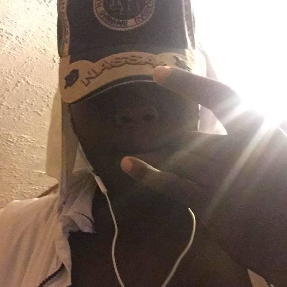 Joshua Garmon - Poshmark Profile Picture of Joshua Garmon (@thetruth_77) on Poshmark