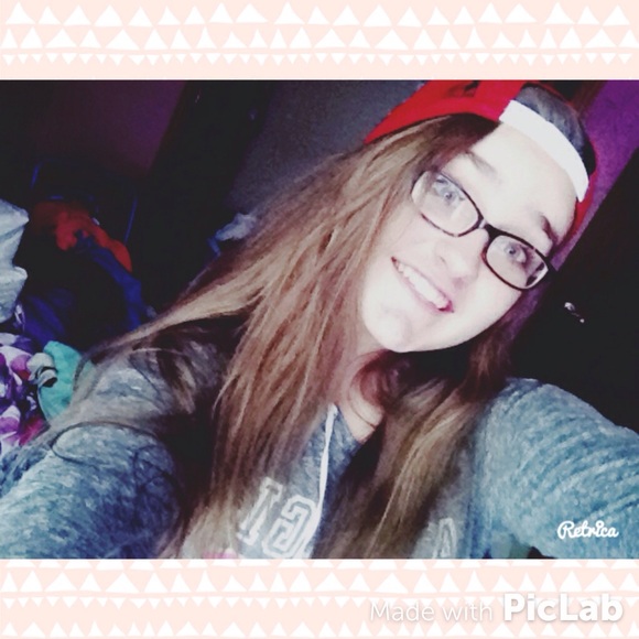 Profile Picture of Amy Pendleton (@xoxamy) on Poshmark