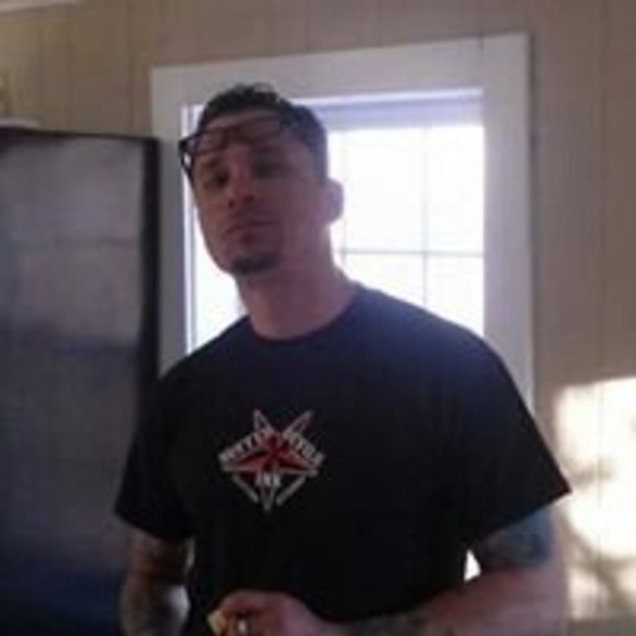 Profile Picture of Jason Pruenca (@jasonpruenca) on Poshmark