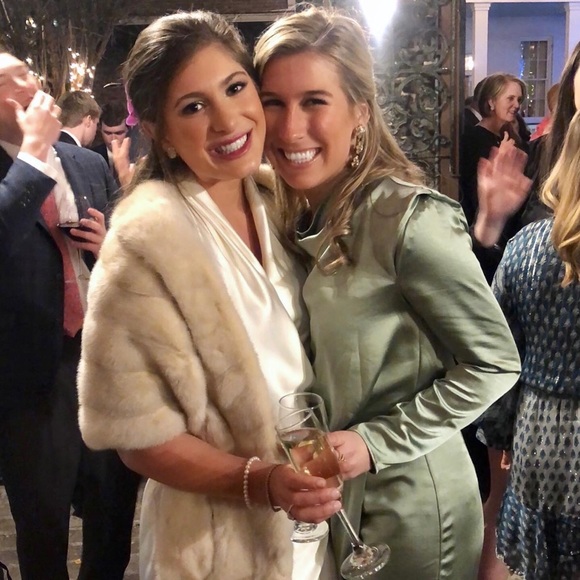 Profile Picture of Sarah Hendrich (@svhendrich) on Poshmark