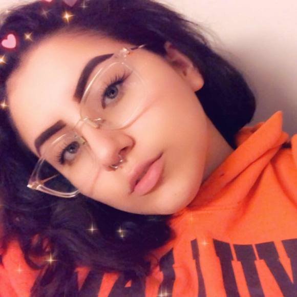 Profile Picture of Alejandra Urgiles (@indigo_fairy_) on Poshmark