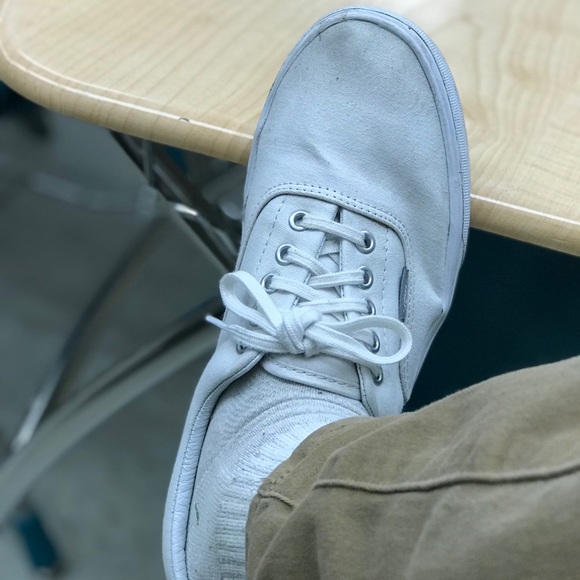 Profile Picture of Daniel Cervera (@mrfreshlaces) on Poshmark