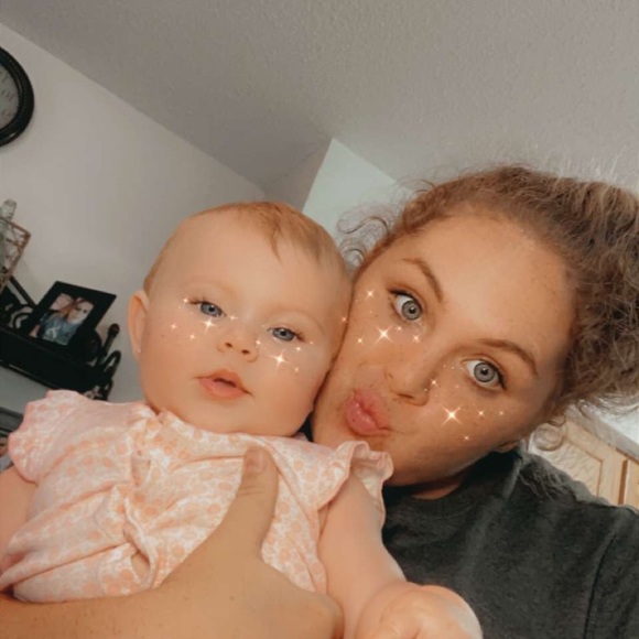 Alyssa Manasco - Poshmark Profile Picture of Alyssa Manasco (@a_manasco) on Poshmark