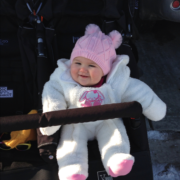 Profile Picture of Nicole Vandenheuvel (@nvanden1) on Poshmark